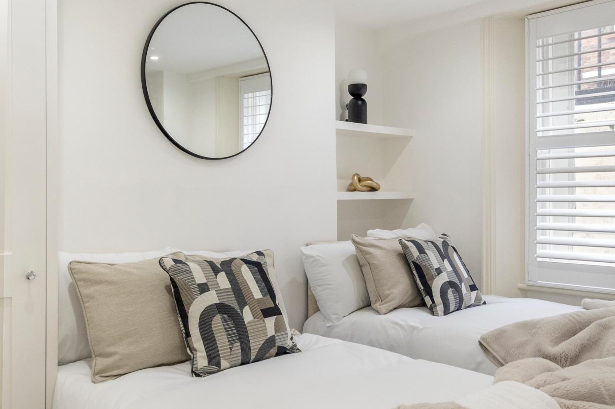 Stylish 2 Bedroom Flat In Prime Location Up To 5 Guests Apartament