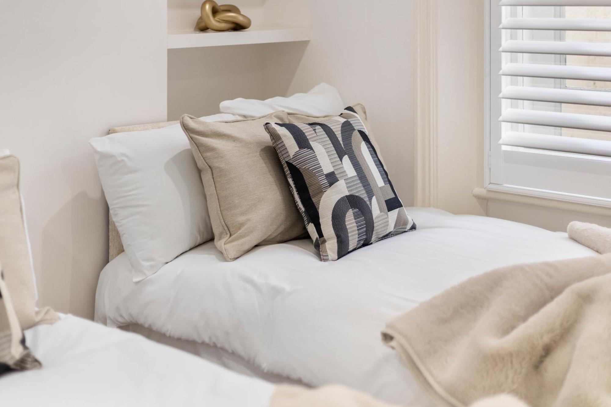 Stylish 2 Bedroom Flat In Prime Location Up To 5 Guests Appartamento