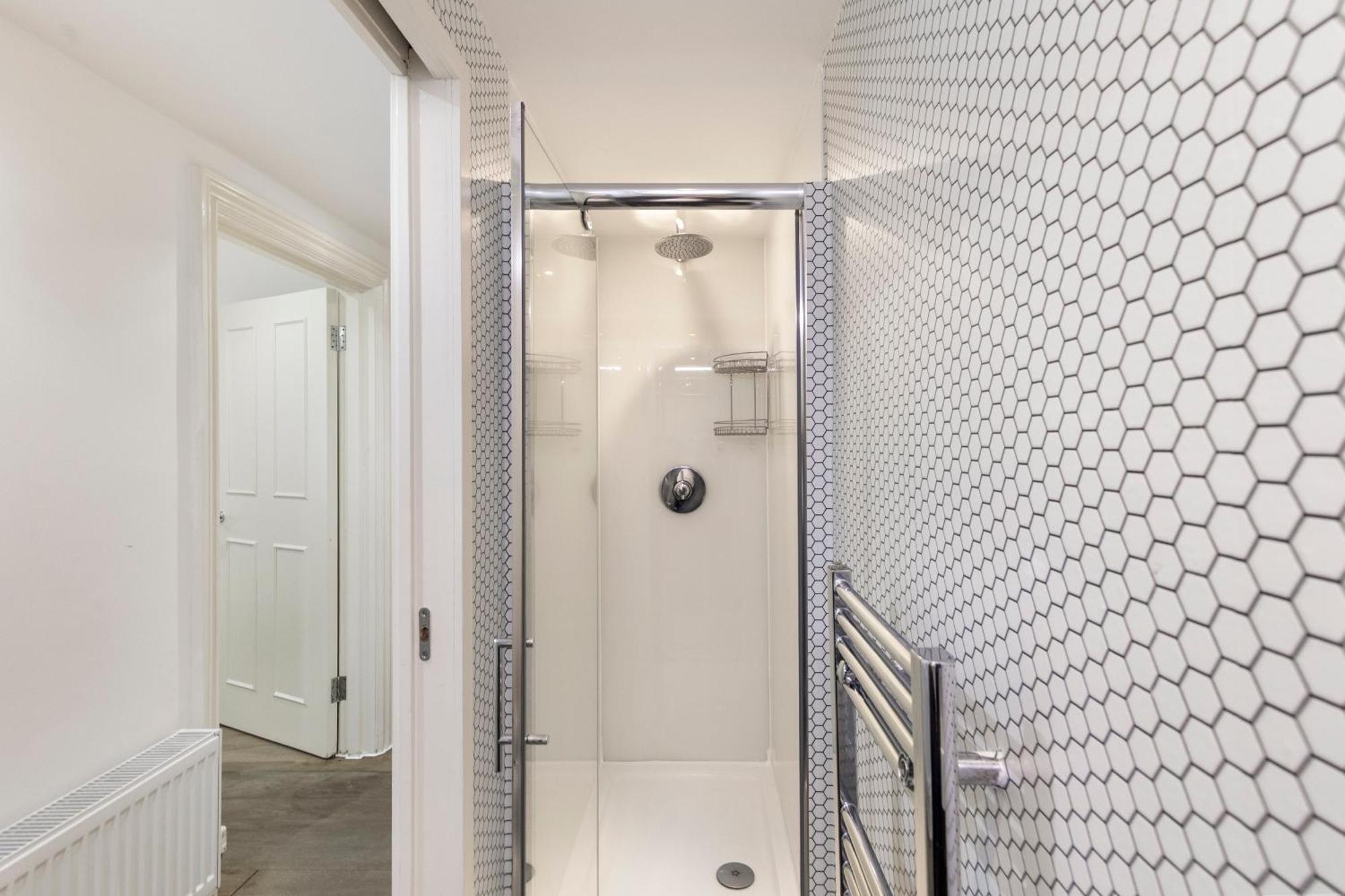 Stylish 2 Bedroom Flat In Prime Location Up To 5 Guests Appartamento Londra