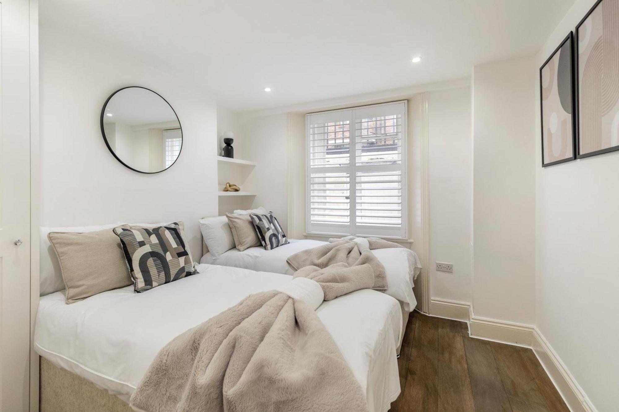 Stylish 2 Bedroom Flat In Prime Location Up To 5 Guests Appartamento