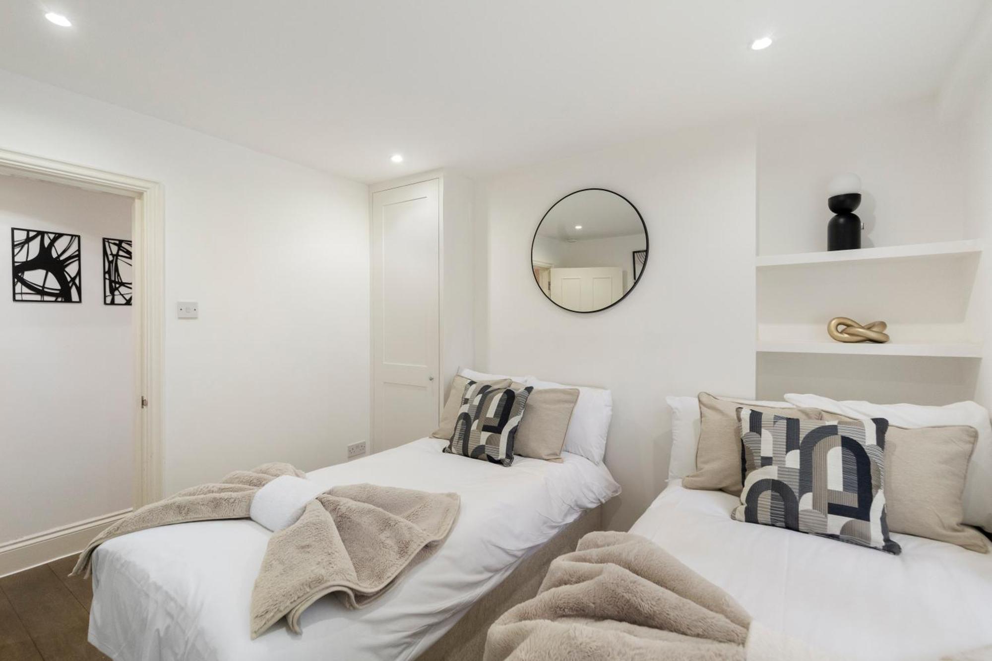 Stylish 2 Bedroom Flat In Prime Location Up To 5 Guests Appartamento Londra